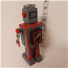 Image 4 : Mehcanical Tin Robot Toy, 9 Inches - Untested