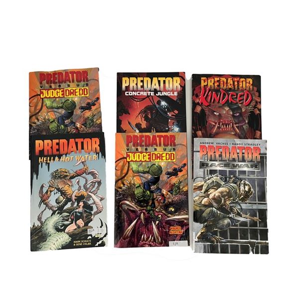 Lot of 6 Dark Horse Predator Comics
