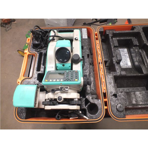 Nikon DTM-522 Total Station w/ Hard Case