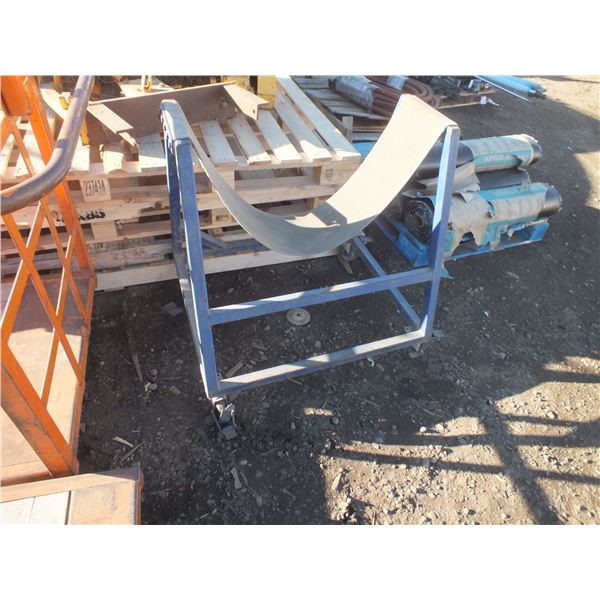 Pipe Stand On Wheels