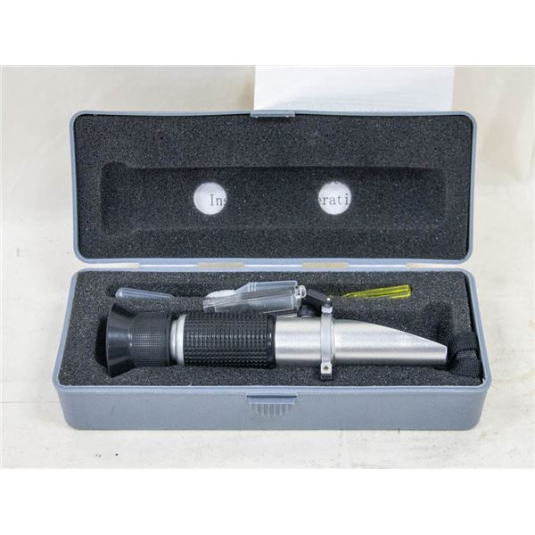 HAND REFRACTOMETER
