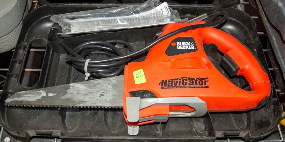 BLACK AND DECKER NAVIGATOR SAW IN KIT