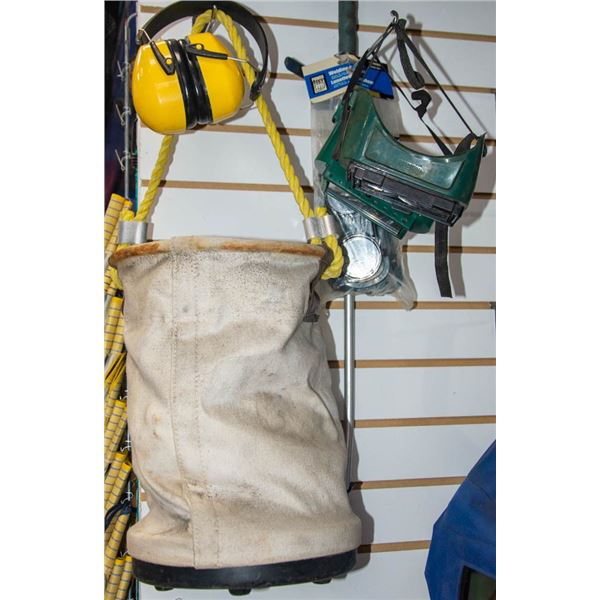 LOT OF VARIOUS WELDING ACCESSORIES; GOGGLES,