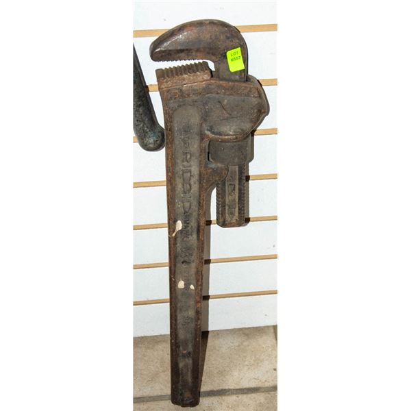 RIDGID HEAVY DUTY PIPE WRENCH 36"