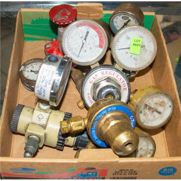 LOT OF ASSORTED VALVES AND GAUGES