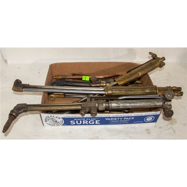 LOT OF ASSORTED VALVES AND GAUGES