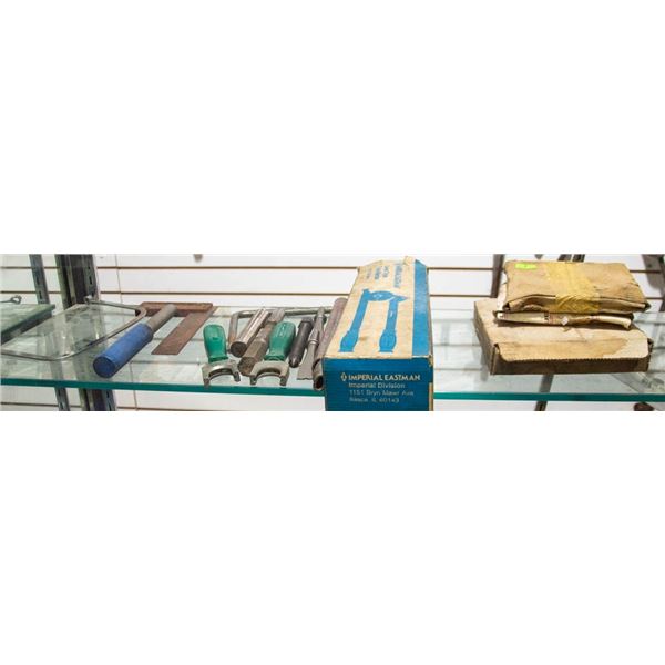 CONTENTS OF TOP QUARTER SHOWCASE SHELF;