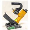 Image 1 : BOSTITCH CLEATED FLOORING NAILER