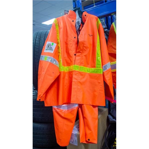 RANPRO 2 PIECE FLAME GUARD RAIN GEAR SET