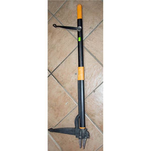 FISKARS TRIPLE CLAW WEEDER