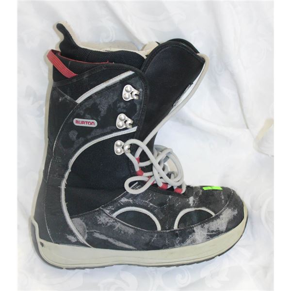 BURTON TRIBUTE SNOWBOARD BOOTS SIZE 10