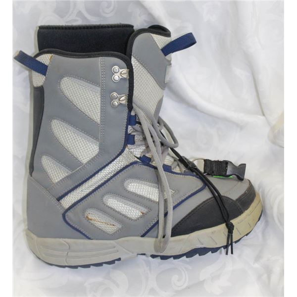 LAMAR SNOWBOARD BOOTS SIZE 8