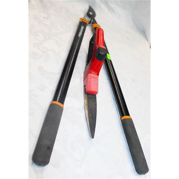 LOT OF 2 CUTTERS; SNIPS & FISKAR SHEARS