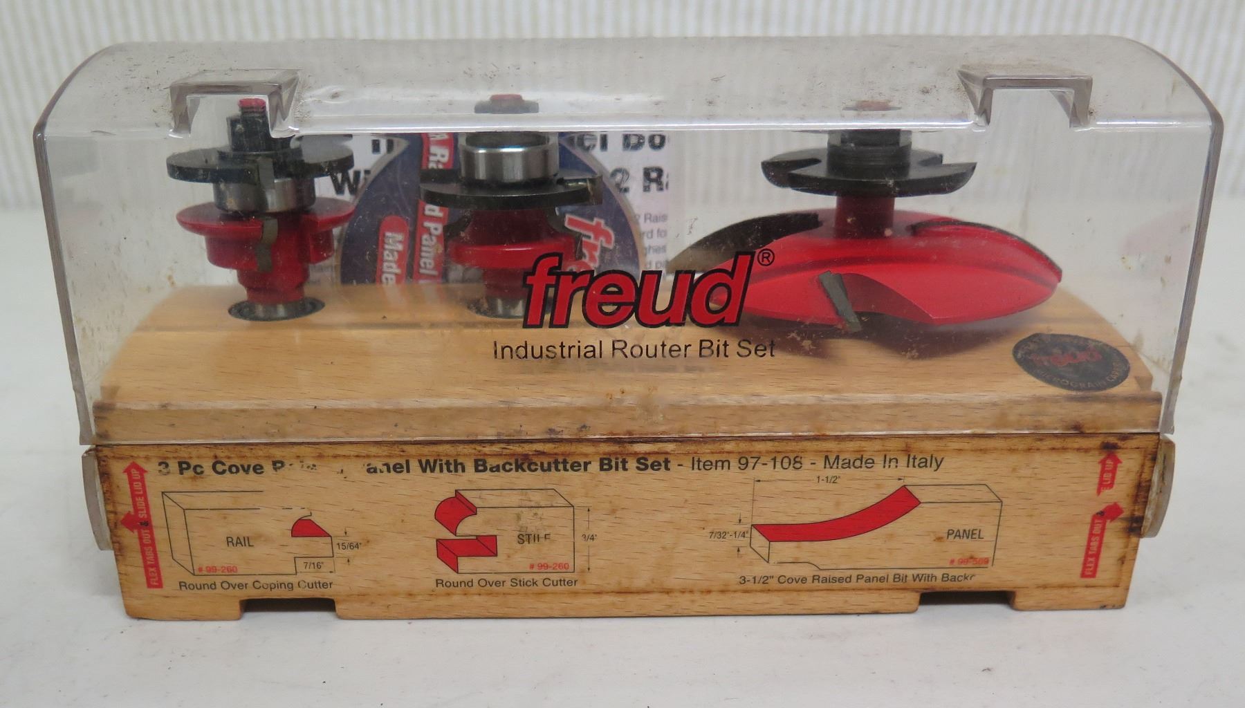 Freud Router Bit Storage Rack Freud 97-106 Industrial Router Bit Set in Display Case