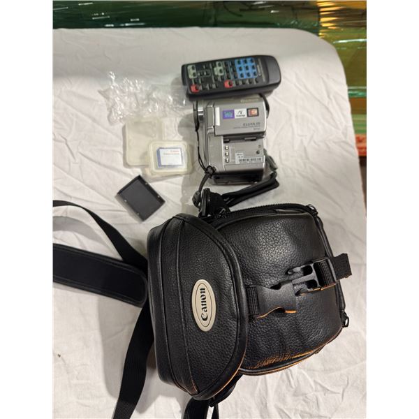 Canon Elura  50 digital video camcorder with remote