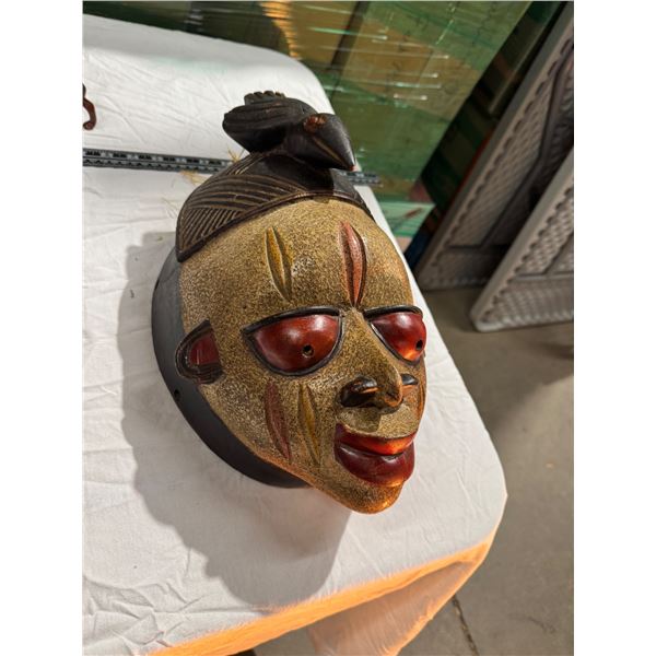 African carved mask