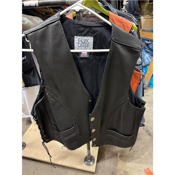 Fox Creek leather vest size large