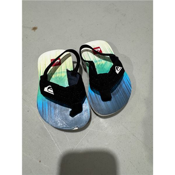 Quicksilver sandals size 3–4 toddler