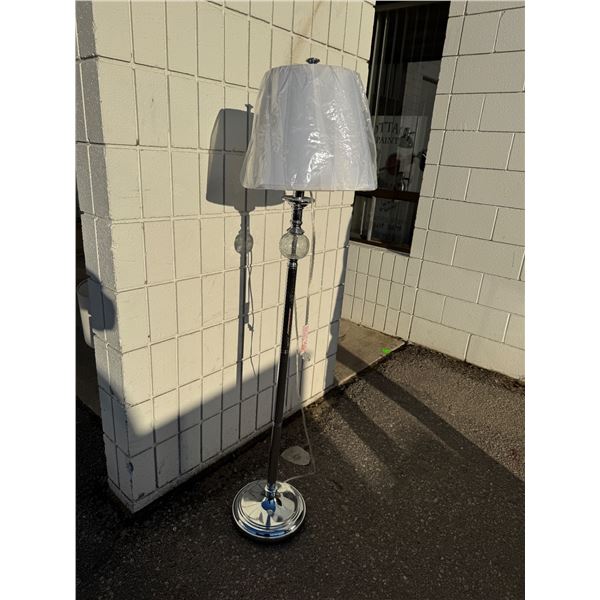 Floor lamp