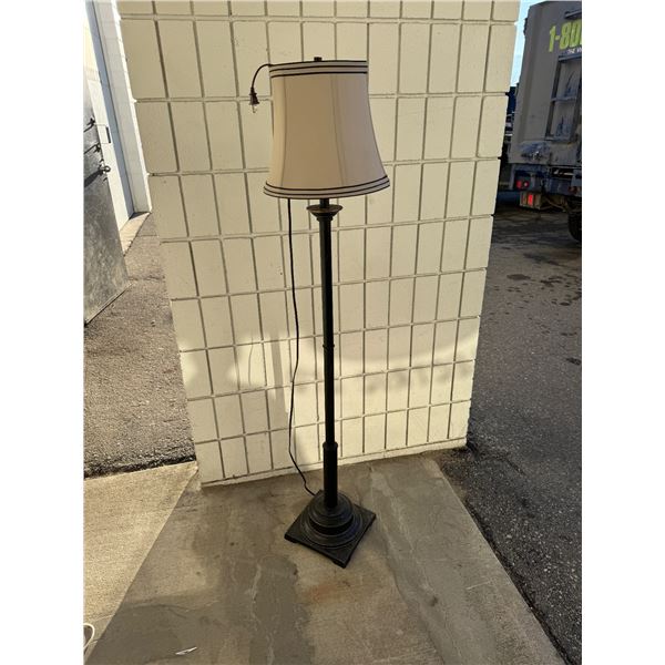 Floor lamp