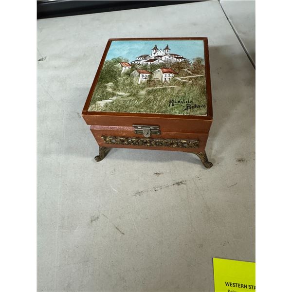 Hand painted jewelry box and jewelry