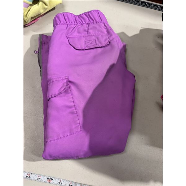 Old Navy, small pants L