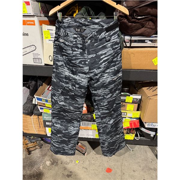 Under Armour, snow pants size small