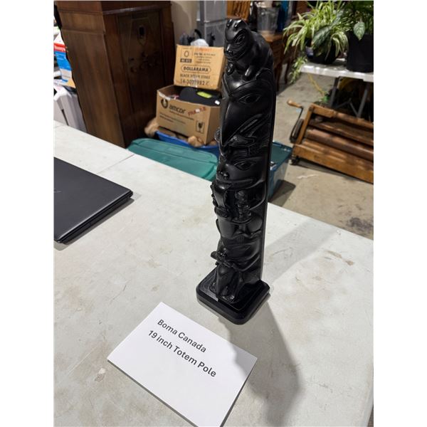Boma, Canada, 19 inch totem pole