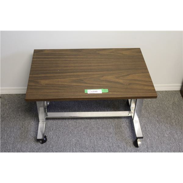 **Rolling End Table - 24" x 16"x 16"