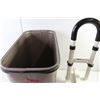 Image 3 : *Garbage Can & Bath Rail