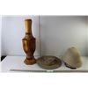 Image 1 : (2) Safari Hats, Wooden Stand