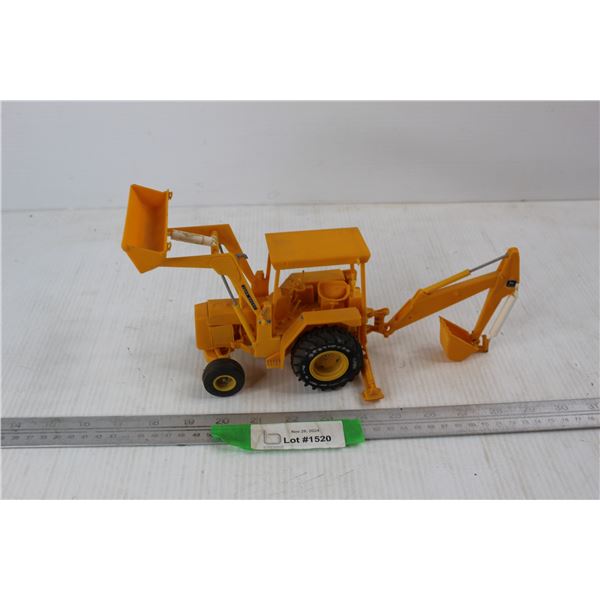 John Deere Model 310 Industrial Tractor ERTL Plastic Kit - 1/25th