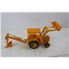 Image 2 : John Deere Model 310 Industrial Tractor ERTL Plastic Kit - 1/25th