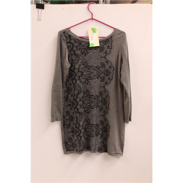 * Cleo Long-sleeved Shirt - Size M