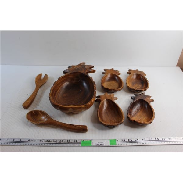 Wooden Carved Pineapple Salad Bowl Set with Tossers