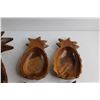 Image 2 : Wooden Carved Pineapple Salad Bowl Set with Tossers