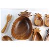 Image 4 : Wooden Carved Pineapple Salad Bowl Set with Tossers