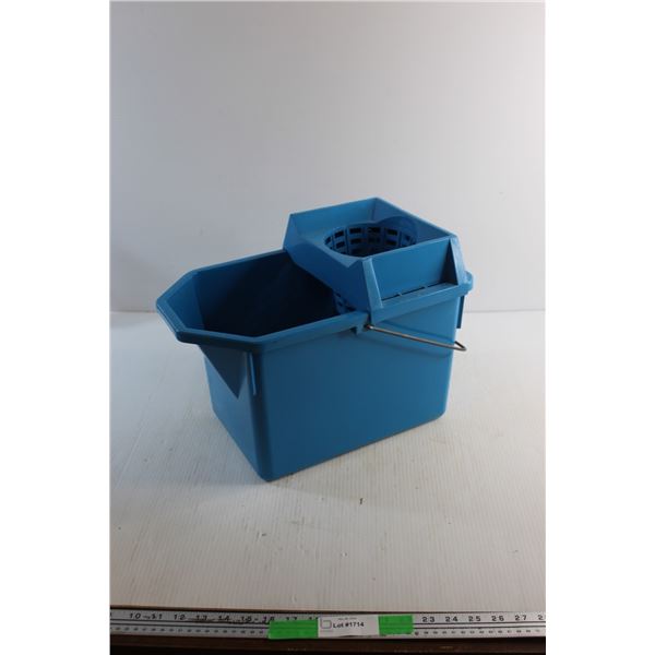 Plastic Mop Bucket