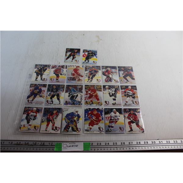 (20) 1993-94 Fleer Ultra Wave of the Future Hockey Cards Set