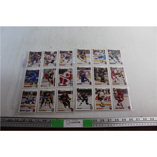 (18) 1991-92 Upper Deck Euro Stars Hockey Cards Set