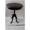 Image 1 : * Round Pedestal Hallway Table