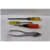 Image 6 : Nails, Screws, Fishing Lures, Hardware, Chain, Screwdrivers, Pliers, Snips, Pipe Wrench