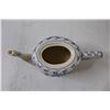 Image 6 : Rose Brocade Porcelain Tea Pot, Tea Cozy