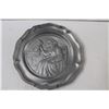 Image 3 : (2) Decorative Pewter Plates