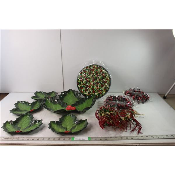 Christmas Items- (5) Piece Mistletoe Plate Set, Misc.
