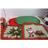 Image 2 : (14) Placemats, (5) Table Runners, Misc.