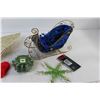 Image 3 : Sleigh, Snowflake Ornaments, Ribbon