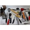 Image 2 : Assorted Cutlery and Kitchen Ware, Kitchen Knives
