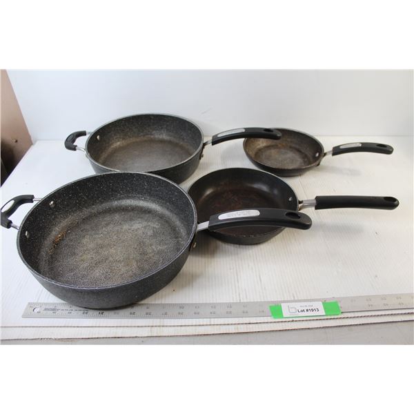 (4) Frying Pans