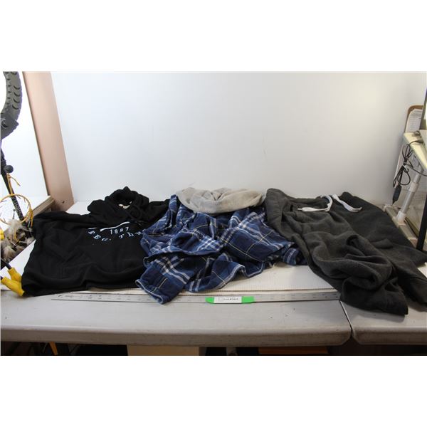 Size Medium Jogging Pants, XL DC Hoodie, Large Aeropostale Hoodie